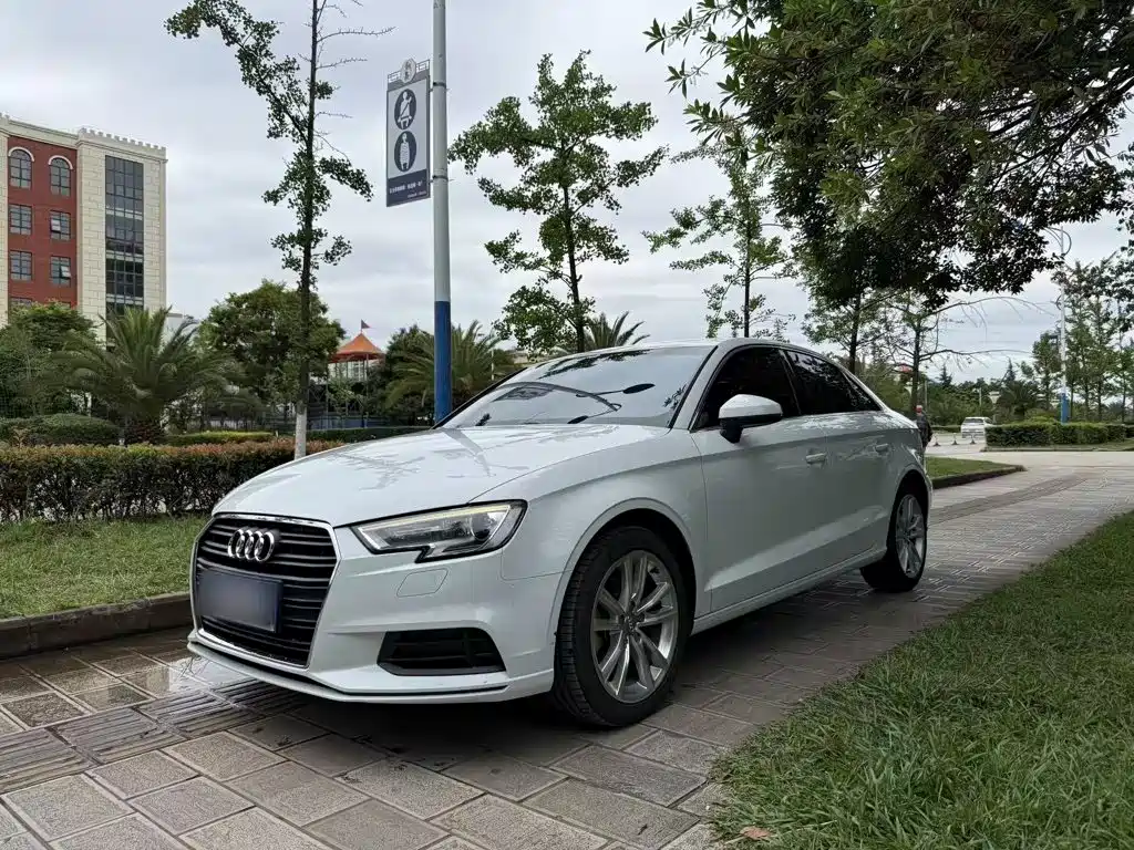Audi A3 2017 — фото 2