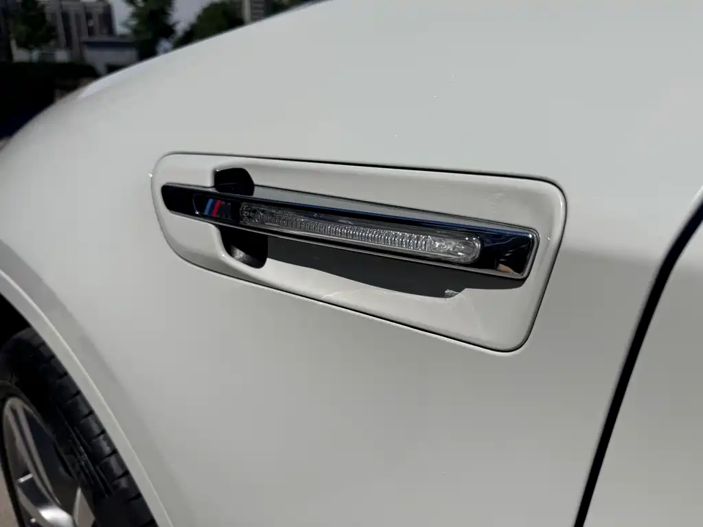 BMW X6 M 2014 — фото 11