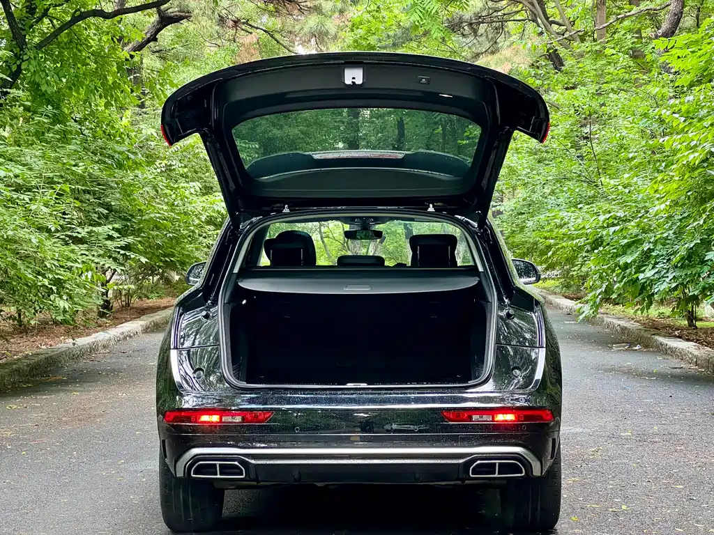 Audi Q5L 2025 — фото 12