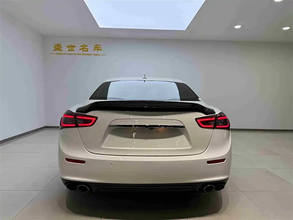 Maserati Ghibli 2015 — фото 20