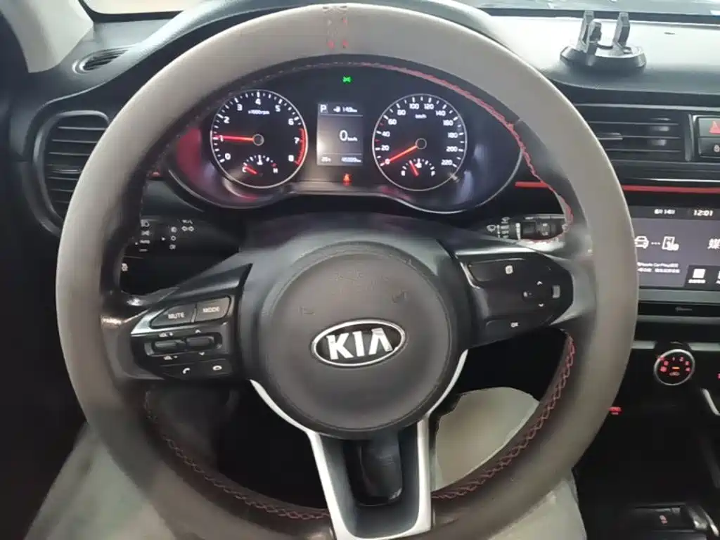 Kia KX Cross 2019 — фото 11