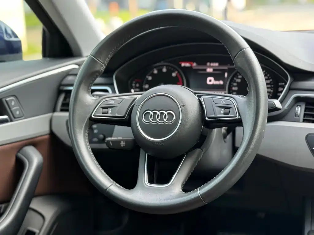 Audi A4L 2019 — фото 13