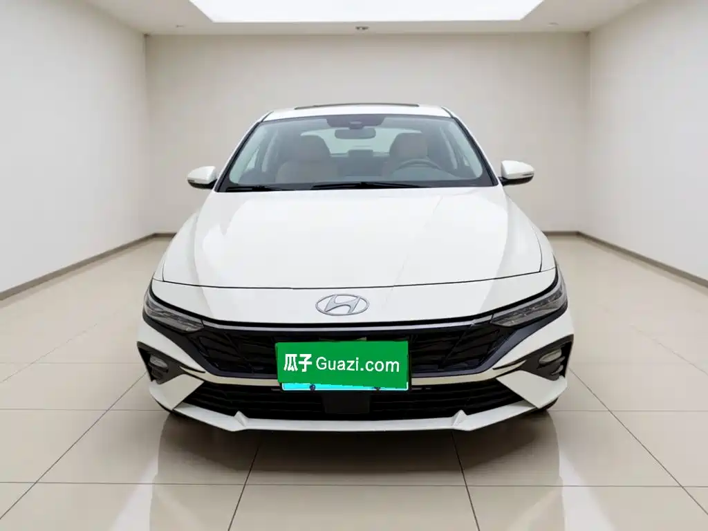 Hyundai Elantra 2024