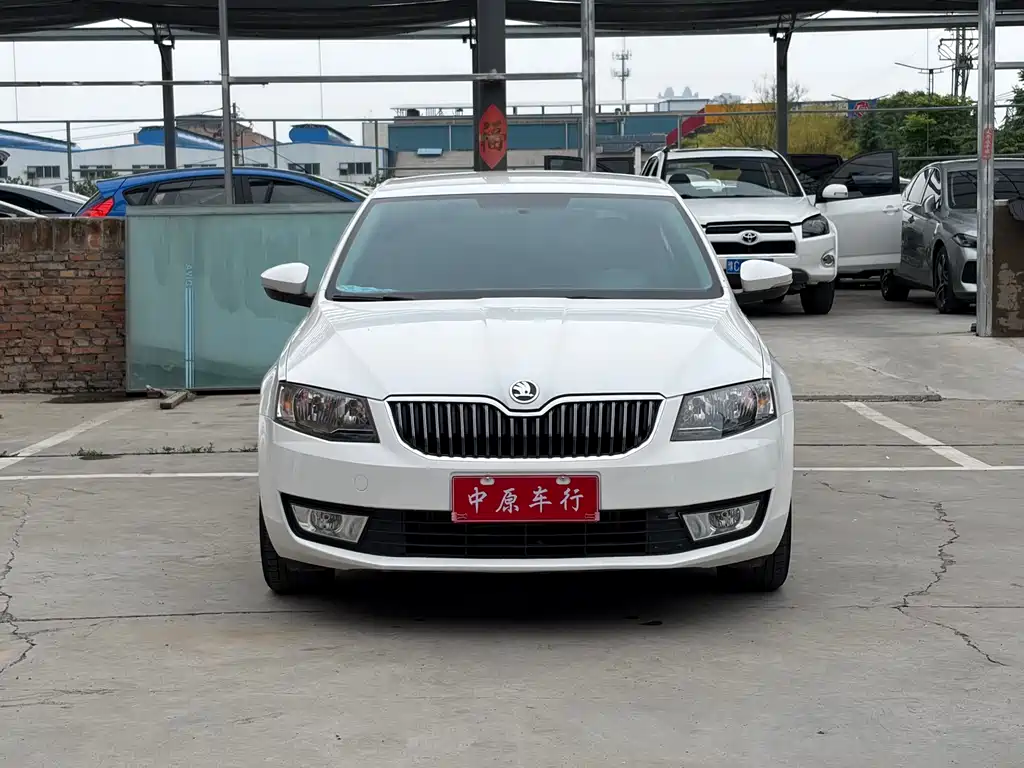 Skoda Octavia 2015 — фото 2