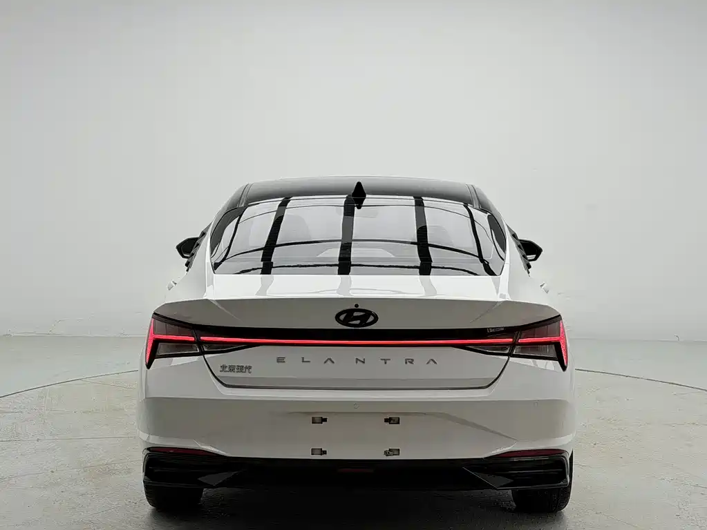Hyundai Elantra 2022 — фото 4