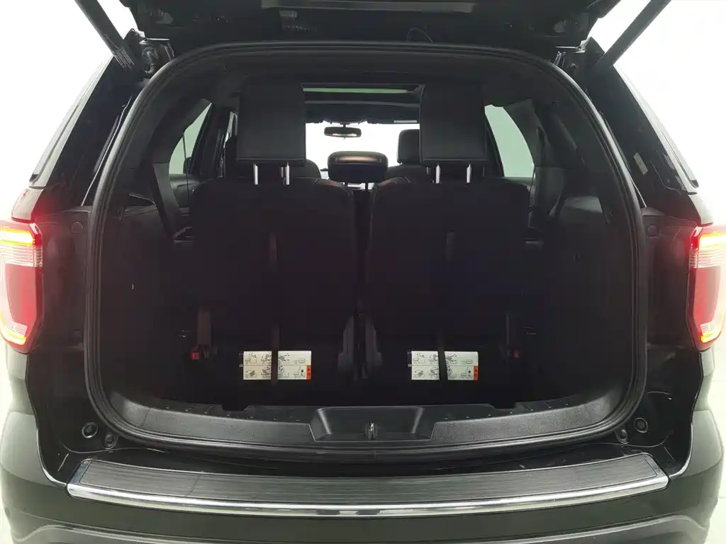 Ford Explorer 2019 — фото 16