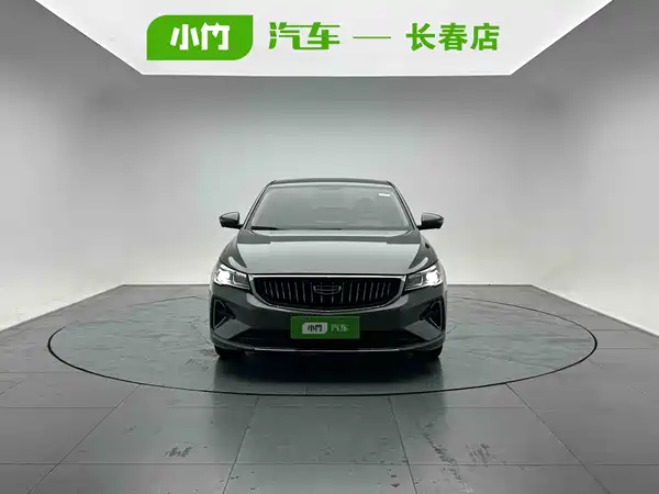 Geely Emgrand 2022