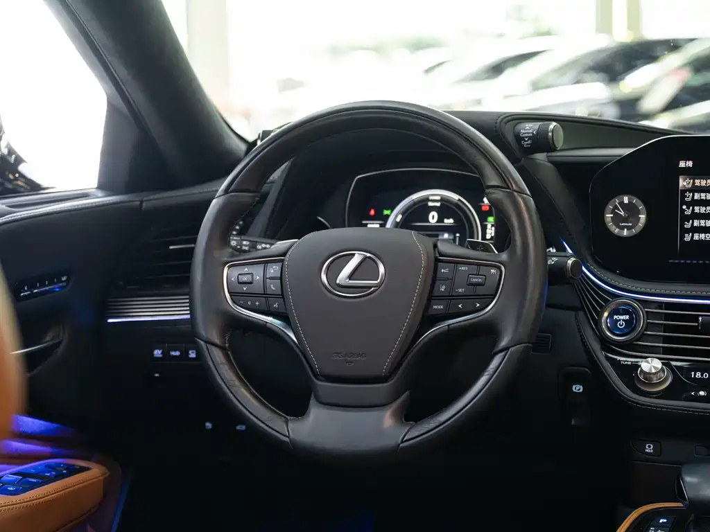 Lexus LS 2021 — фото 14
