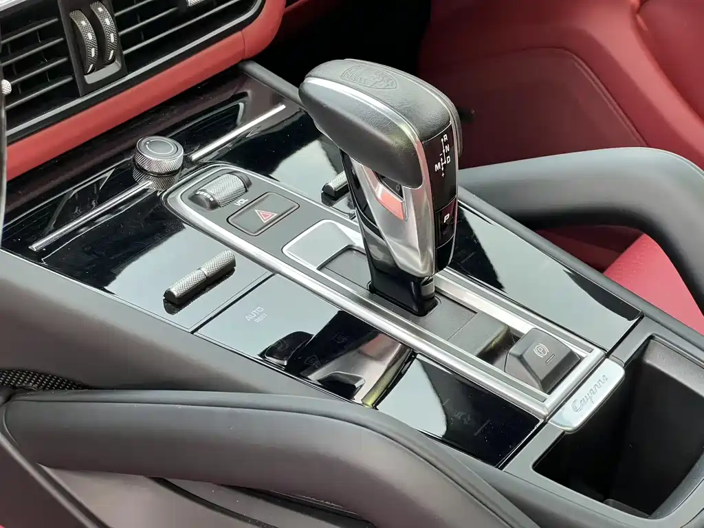 Porsche Cayenne 2022 — фото 10