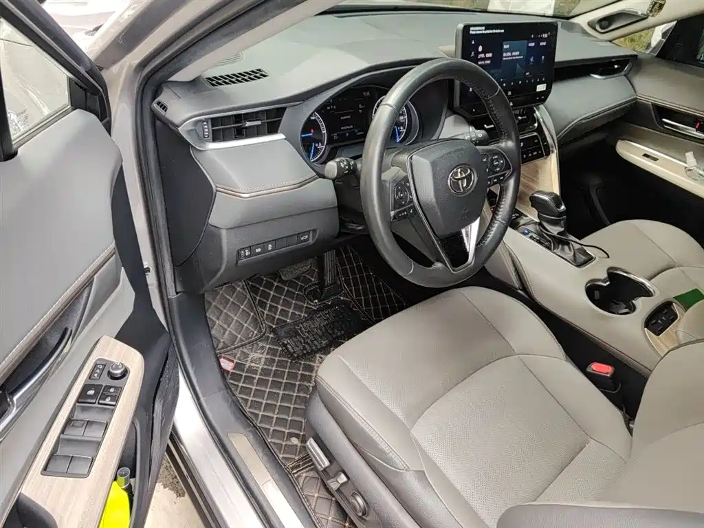 Toyota Venza 2022 — фото 17