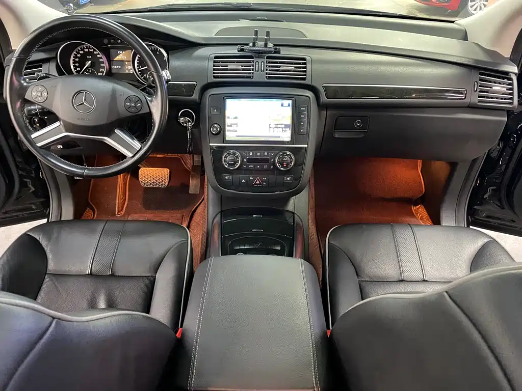 Mercedes-Benz R-Class 2018 — фото 15