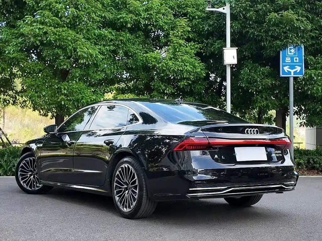Audi A7L 2025 — фото 8
