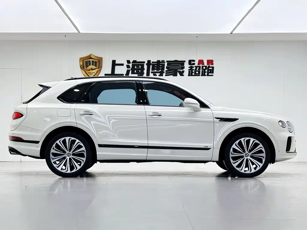 Bentley Bentayga 2021 — фото 7