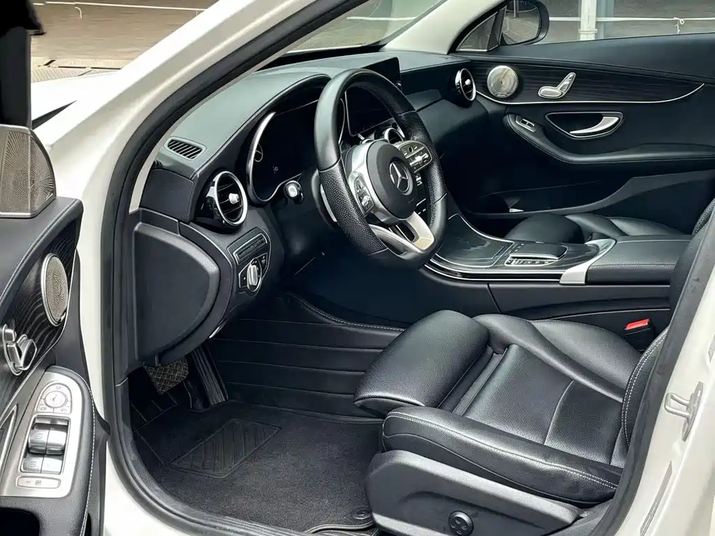 Mercedes-Benz C-Class 2021