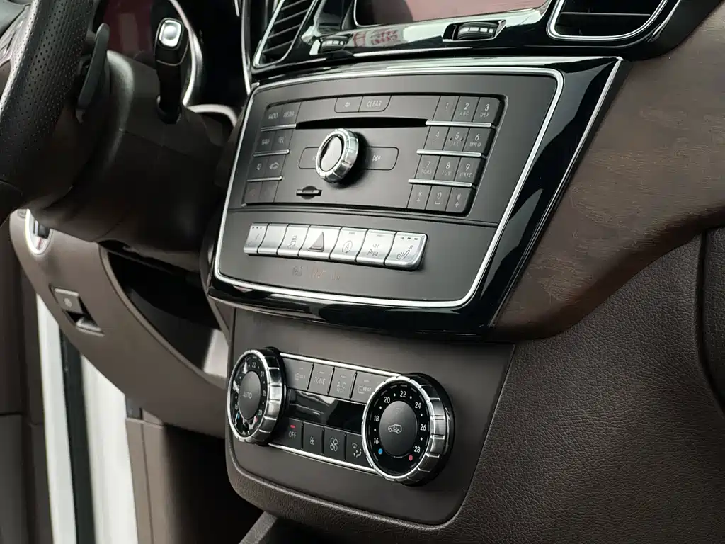 Mercedes-Benz GLE 2016 — фото 20