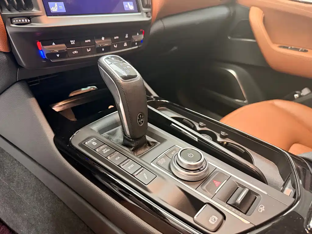 Maserati Levante 2021 — фото 10