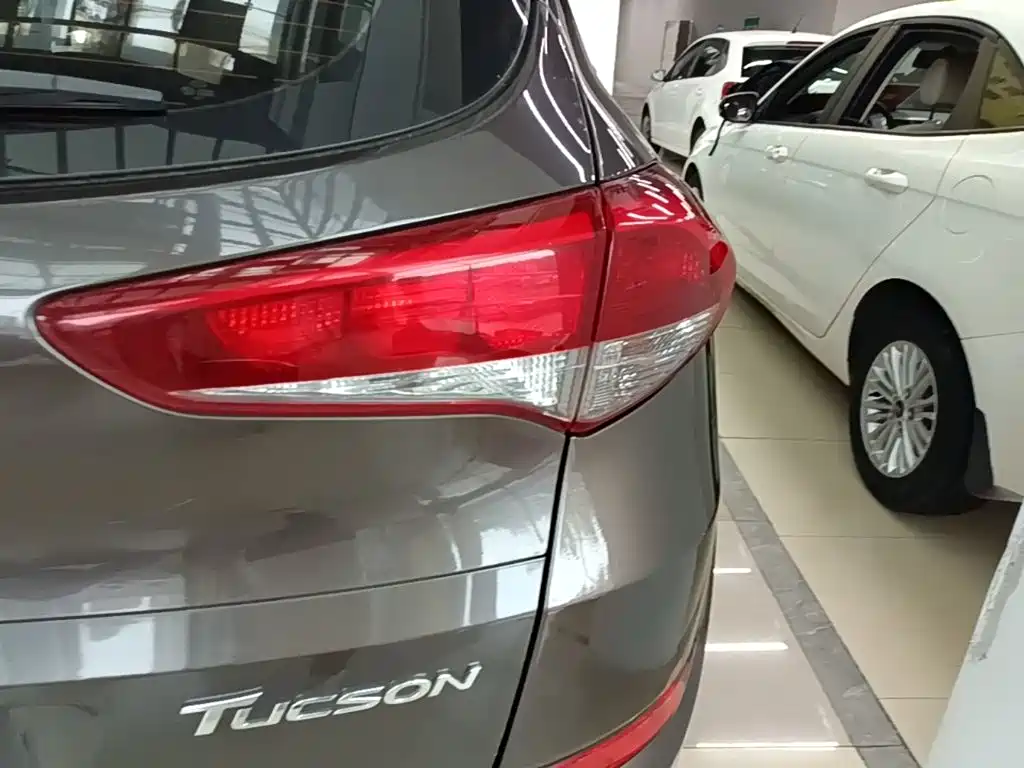 Hyundai Tucson 2017 — фото 8