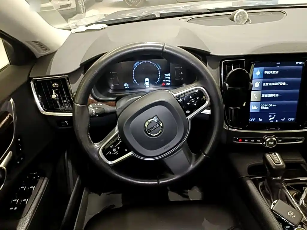 Volvo S90 2017 — фото 11