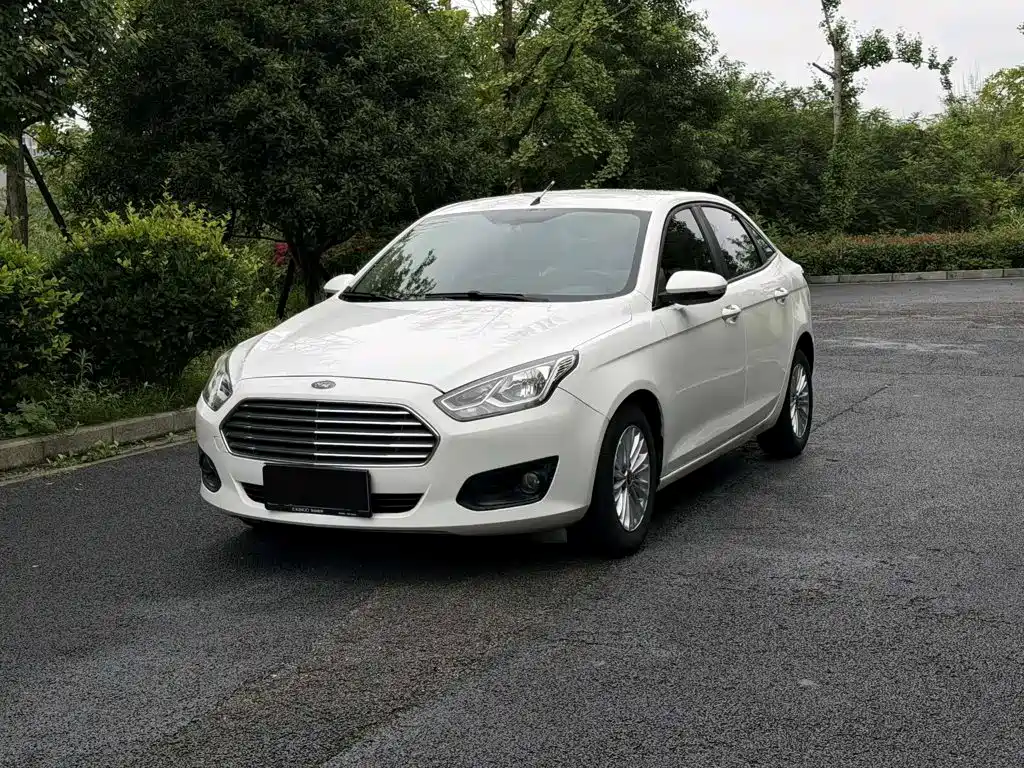 Ford Escort 2015 — фото 1