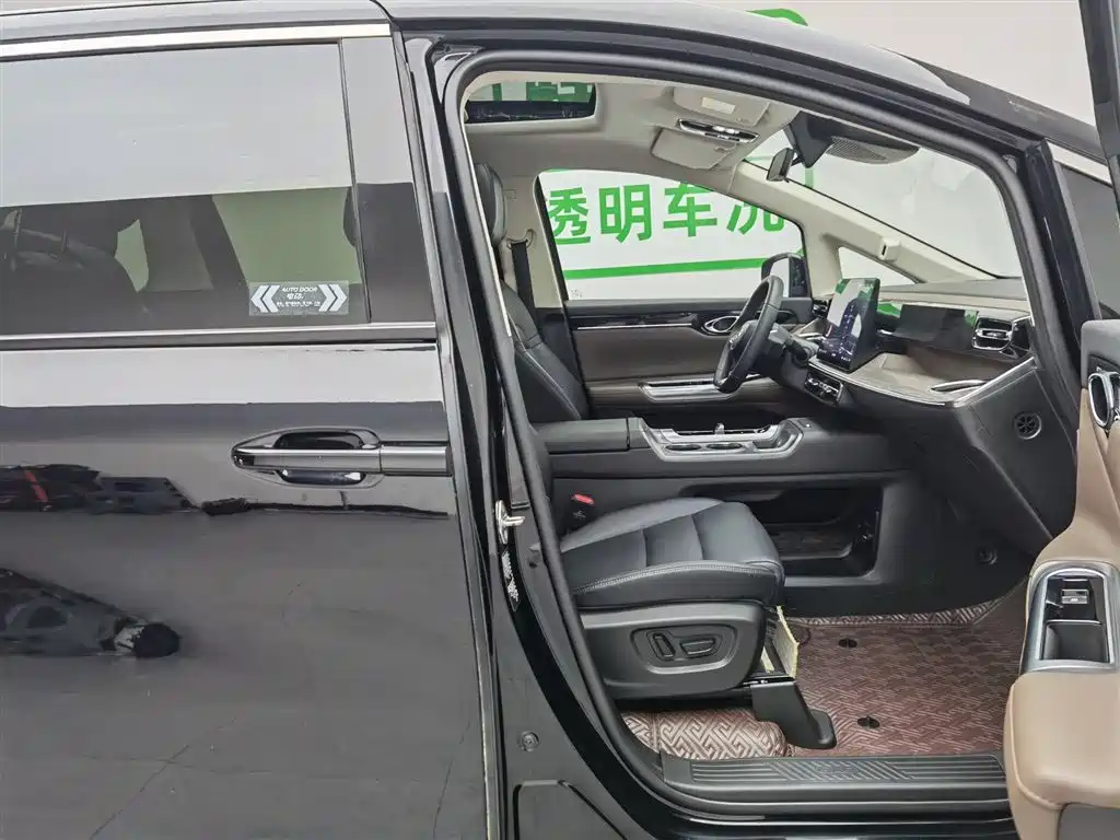 GAC Motor E8 PHEV 2024 — фото 23