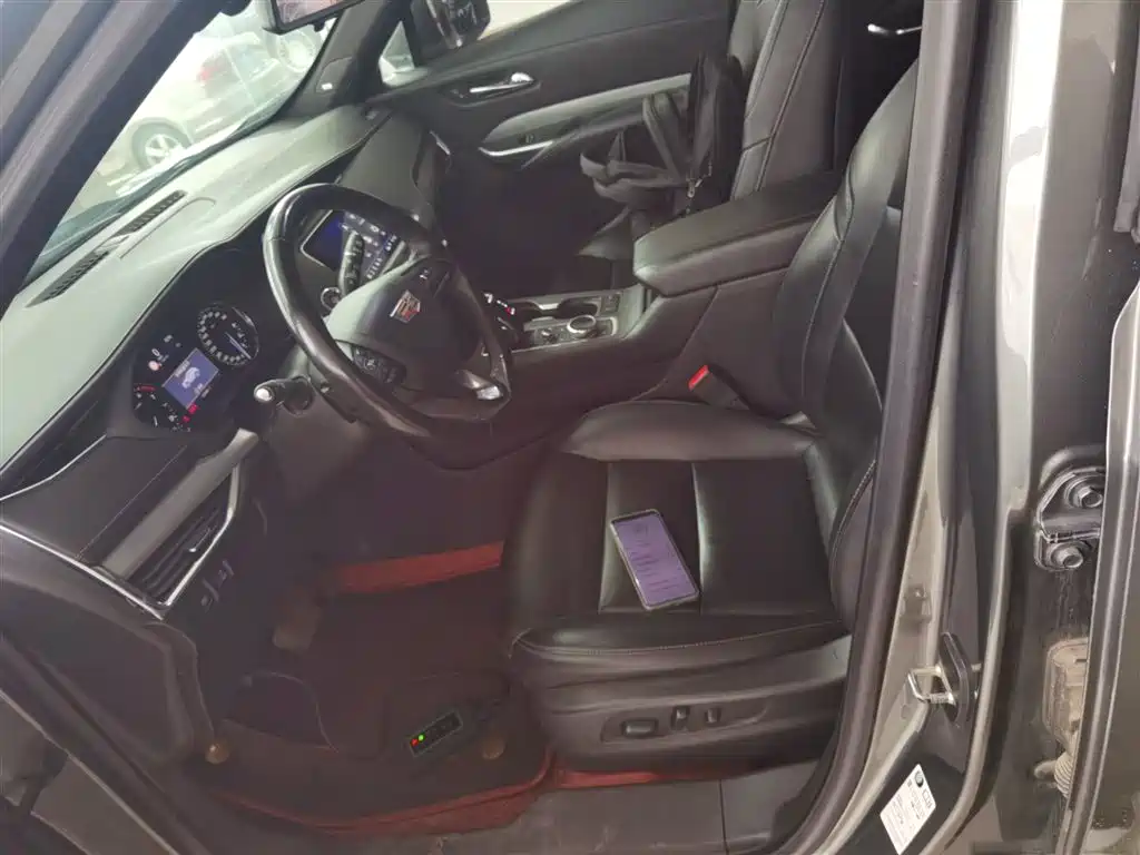 Cadillac XT4 2019 — фото 15