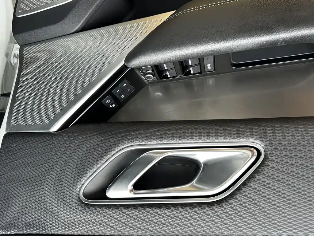Land Rover Velar 2019 — фото 14