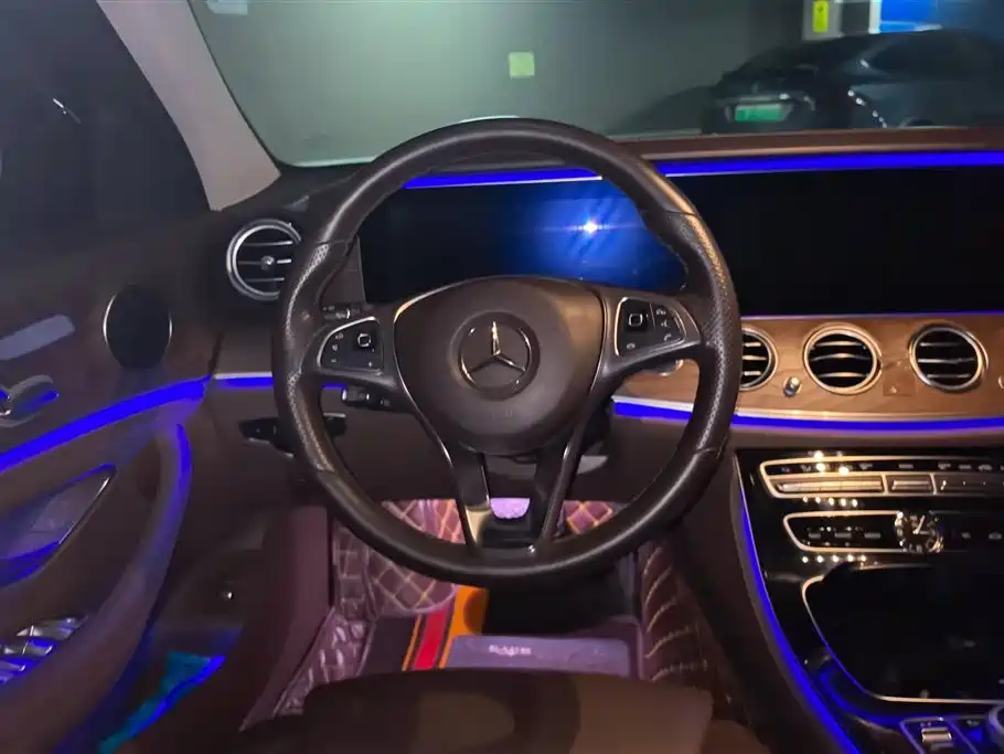 Mercedes-Benz E-Class 2017 — фото 15