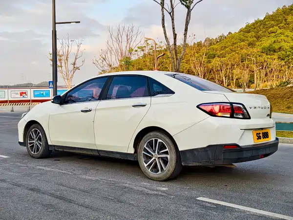 Venucia D60 2018