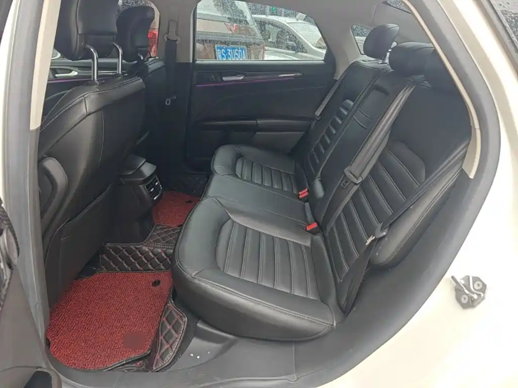 Ford Mondeo 2015 — фото 17