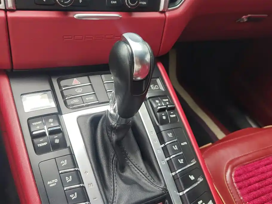 Porsche Macan 2015 — фото 16