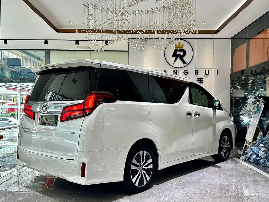 Toyota Alphard 2018 — фото 11