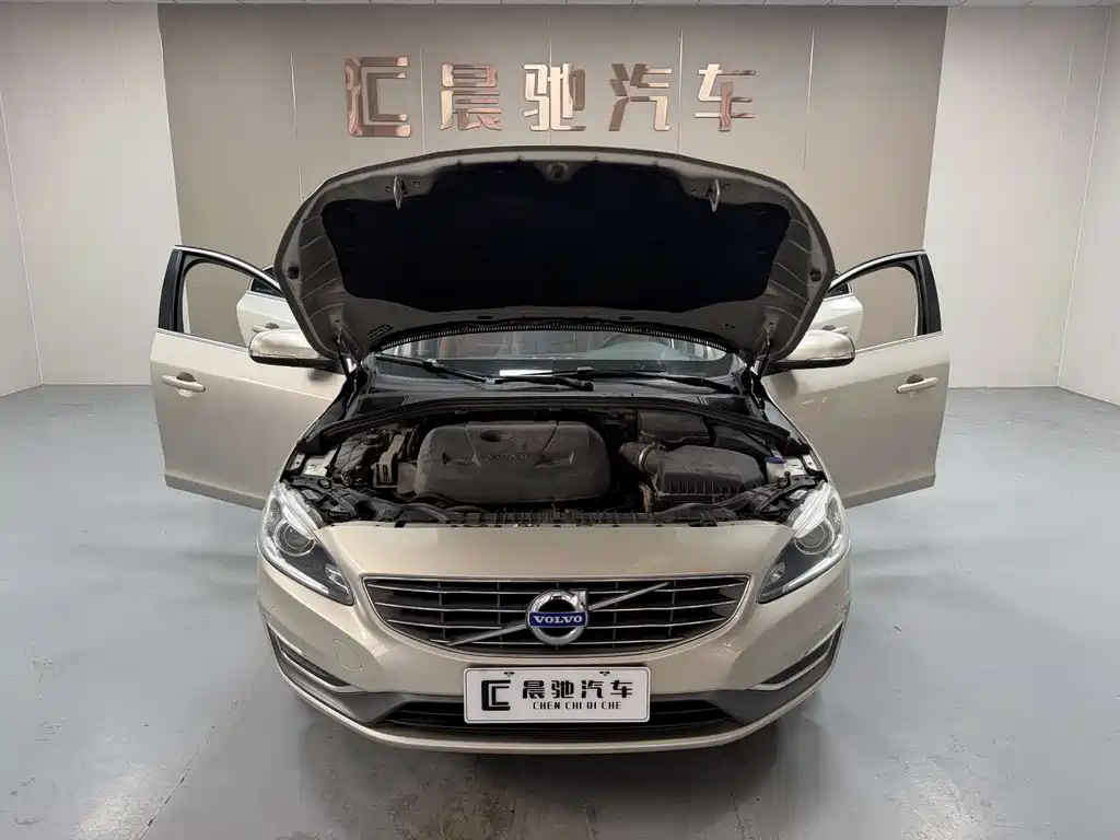 Volvo S60 2017 — фото 15