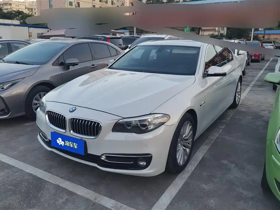 BMW 5 Series 2016 — фото 1