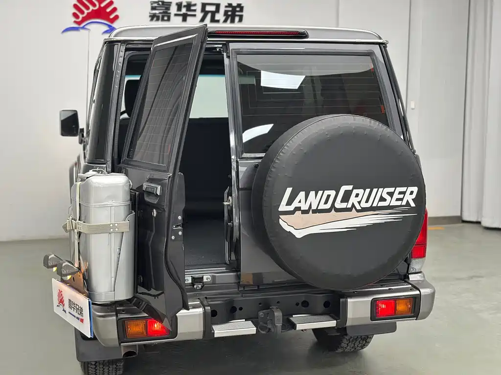 Toyota Land Cruiser 2023 — фото 16