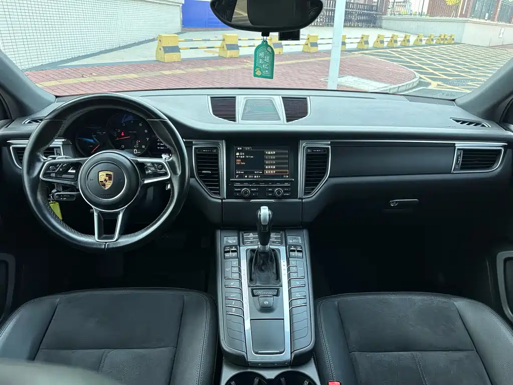 Porsche Macan 2016 — фото 10