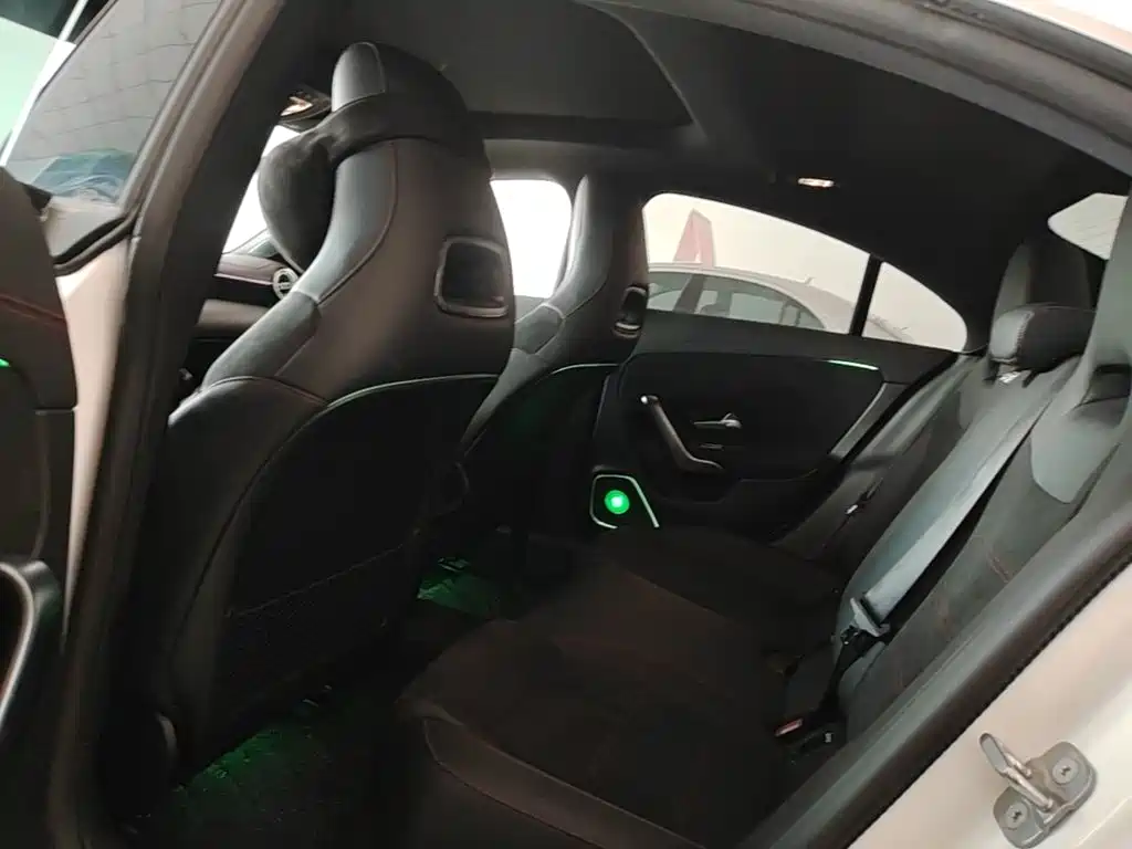 Mercedes-Benz CLA 2025 — фото 17