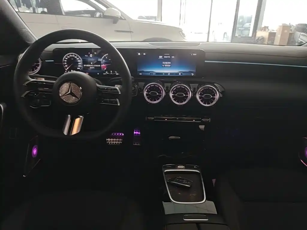 Mercedes-Benz CLA 2025 — фото 10