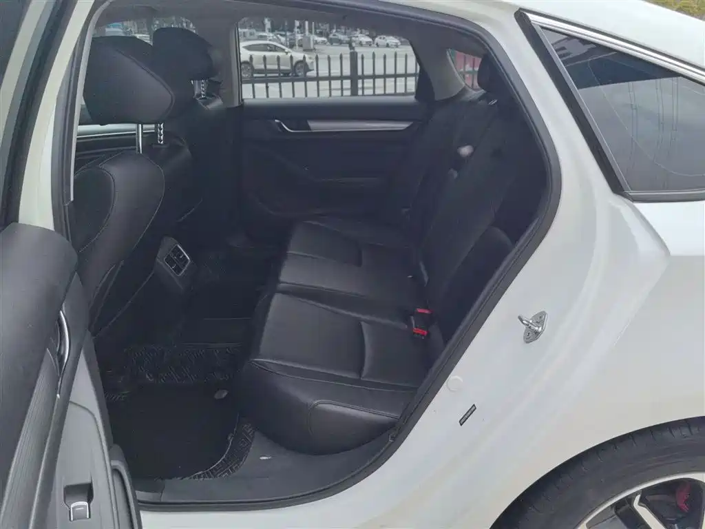 Honda Accord 2020 — фото 17