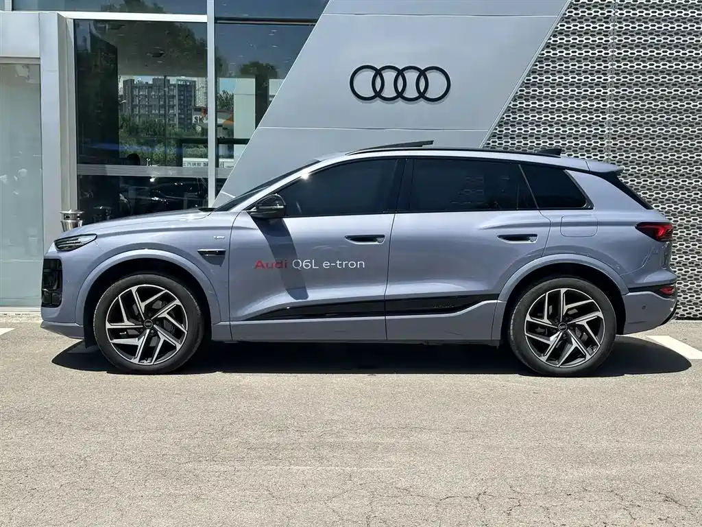 Audi Q6L e-tron 2025 — фото 23