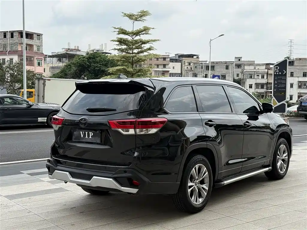 Toyota Highlander 2020 — фото 9