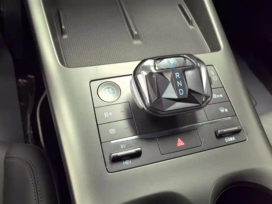 BYD Qin PLUS 2025 — фото 16