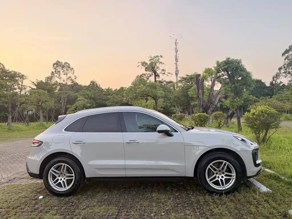 Porsche Macan 2016 — фото 21