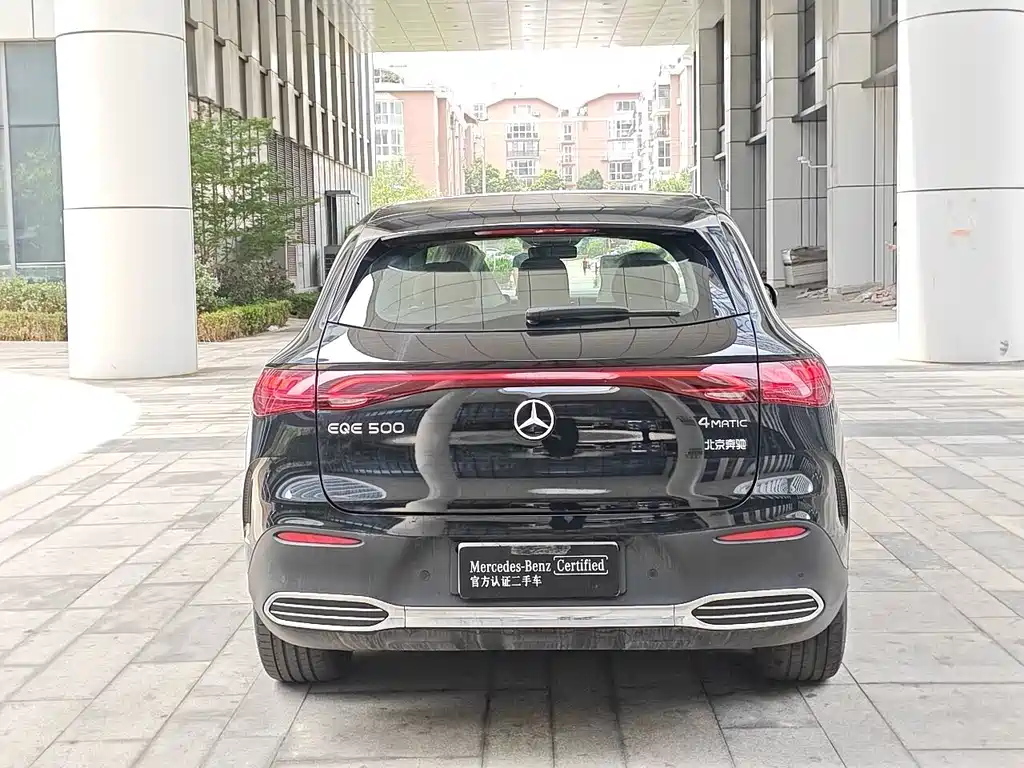 Mercedes-Benz EQE SUV 2025 — фото 17