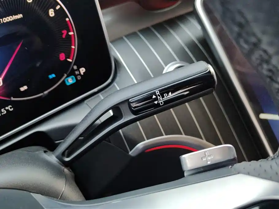 Mercedes-Benz C-Class 2023 — фото 16