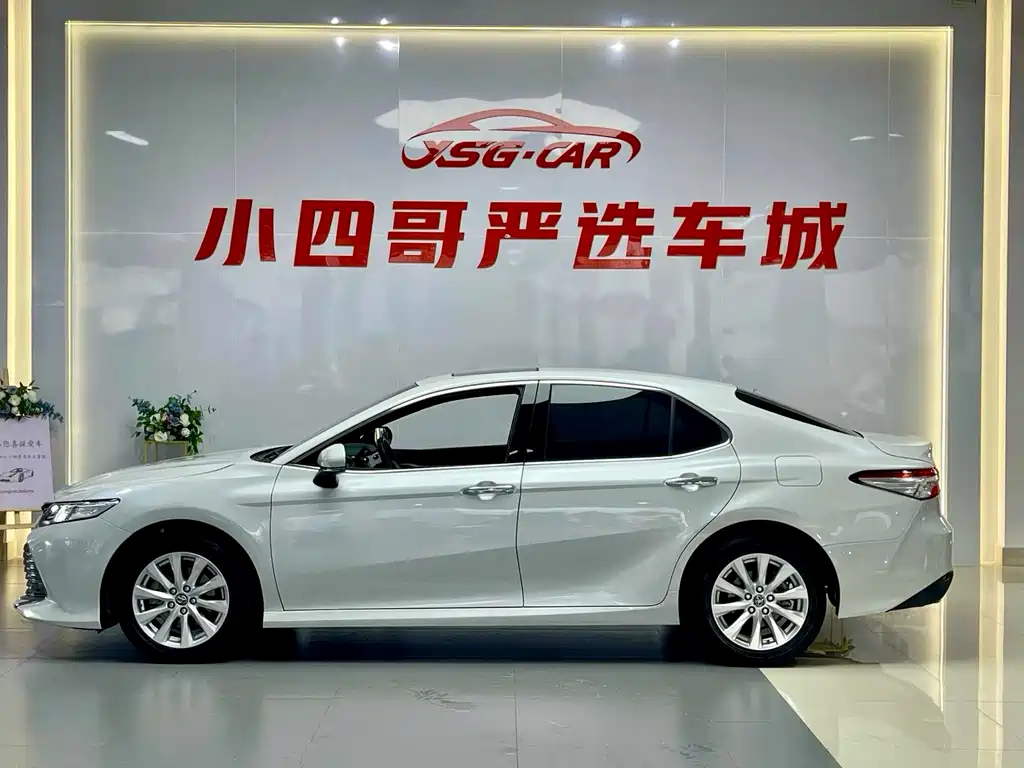 Toyota Camry 2021
