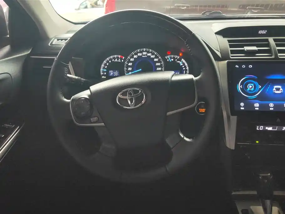 Toyota Camry 2015 — фото 15