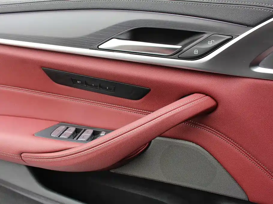 BMW 5 Series 2023 — фото 7