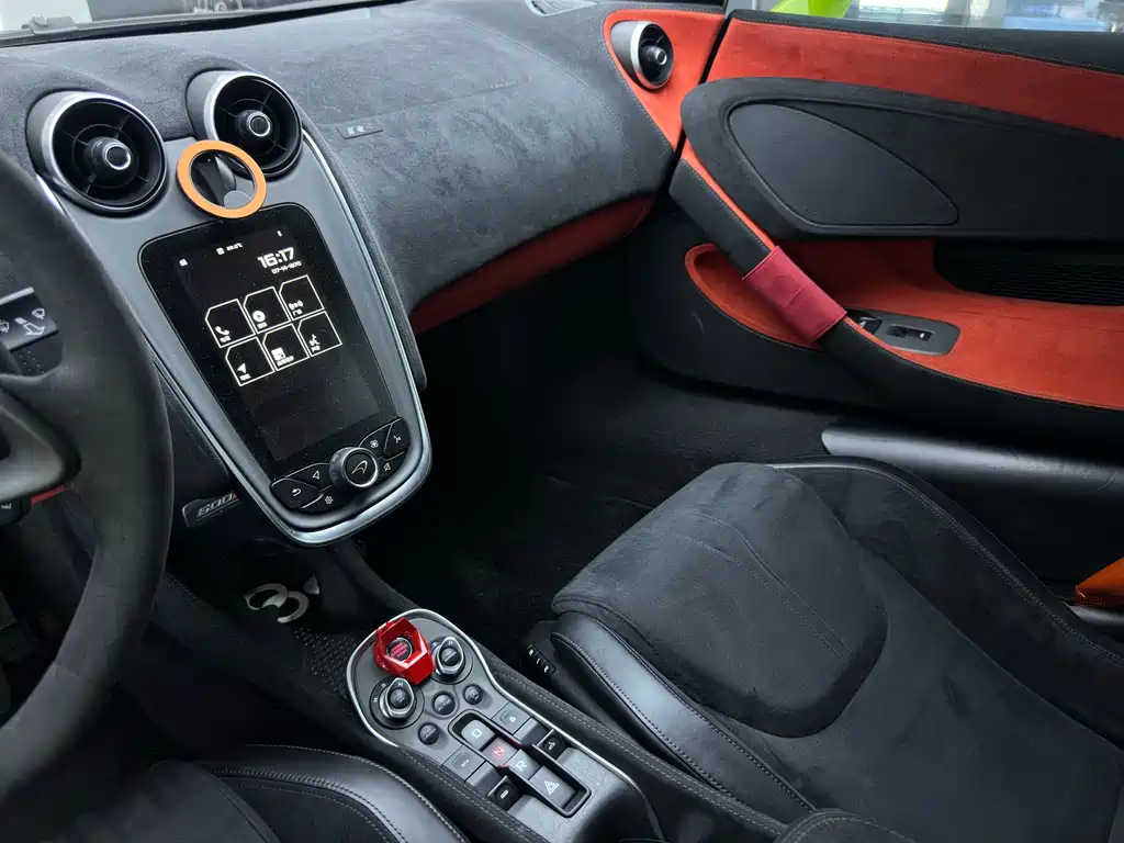 McLaren 600LT 2020 — фото 27