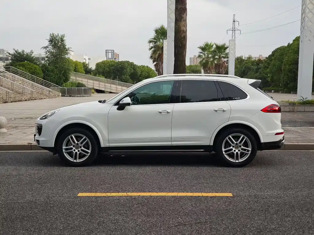 Porsche Cayenne 2016 — фото 4