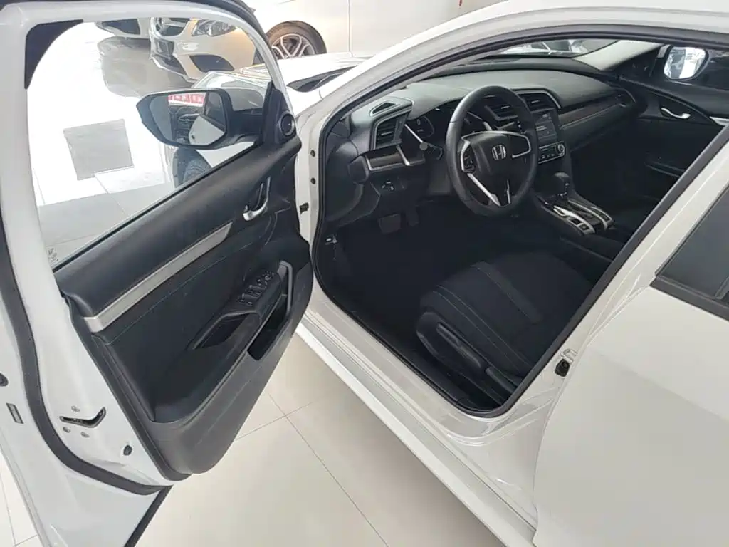Honda Civic 2021 — фото 16